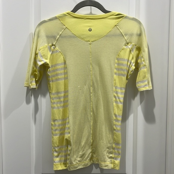 Lululemon Puri Tee Short Sleeve
Tonka Stripe Mellow Lemon / Mellow Lemon Sz 6 - Picture 8 of 8
